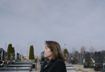 Réquiem Para Sra. J, o suicídio como metáfora p/ a falência da sociedade Réquiem Para Sra. J, o suicídio como metáfora p/ a falência da sociedade