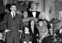Crítica nostálgica da clássica série “A Família Addams” (1964-1966)