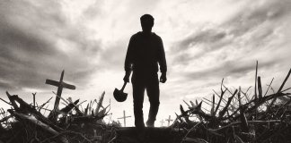 Crítica de “Cemitério Maldito”, de Kevin Kolsch e Dennis Widmyer