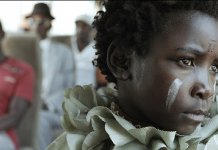 Crítica de “Eu Não Sou Uma Bruxa”, de Rungano Nyoni