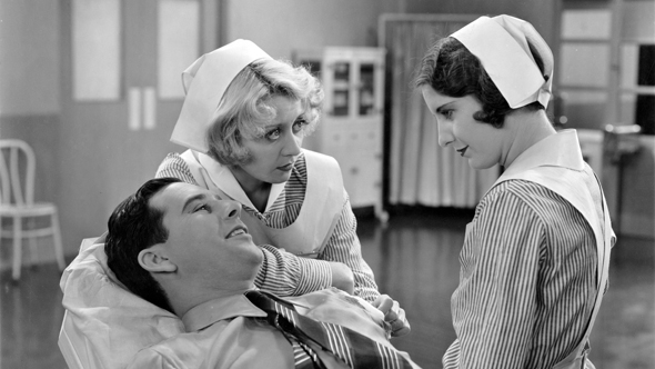 joan blondell night nurse 1931 - TOP - 10 Ótimos Filmes sobre Profissionais da MEDICINA