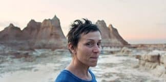 Crítica de “Nomadland”, de Chloé Zhao, com Frances McDormand