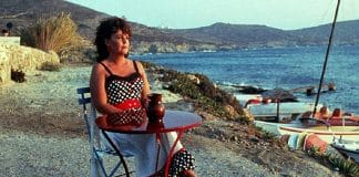 “Shirley Valentine”, de Lewis Gilbert, com PAULINE COLLINS