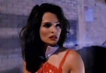 “Vampirella”, de Jim Wynorski, com TALISA SOTO “Vampirella”, de Jim Wynorski, com TALISA SOTO