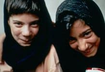 Dica do DTC – “A Maçã”, de Samira Makhmalbaf Dica do DTC – “A Maçã”, de Samira Makhmalbaf