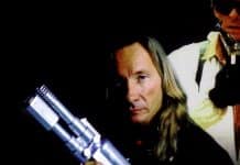 Rebobinando o VHS – “Cyberzone – No Outro Lado do Inferno”, de Fred Olen Ray Rebobinando o VHS – “Cyberzone – No Outro Lado do Inferno”, de Fred Olen Ray