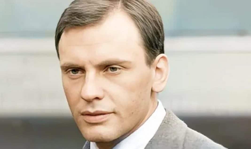 Textos sobre filmes com JEAN-LOUIS TRINTIGNANT