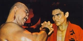 “Punhos Sangrentos”, de Terence H. Winkless