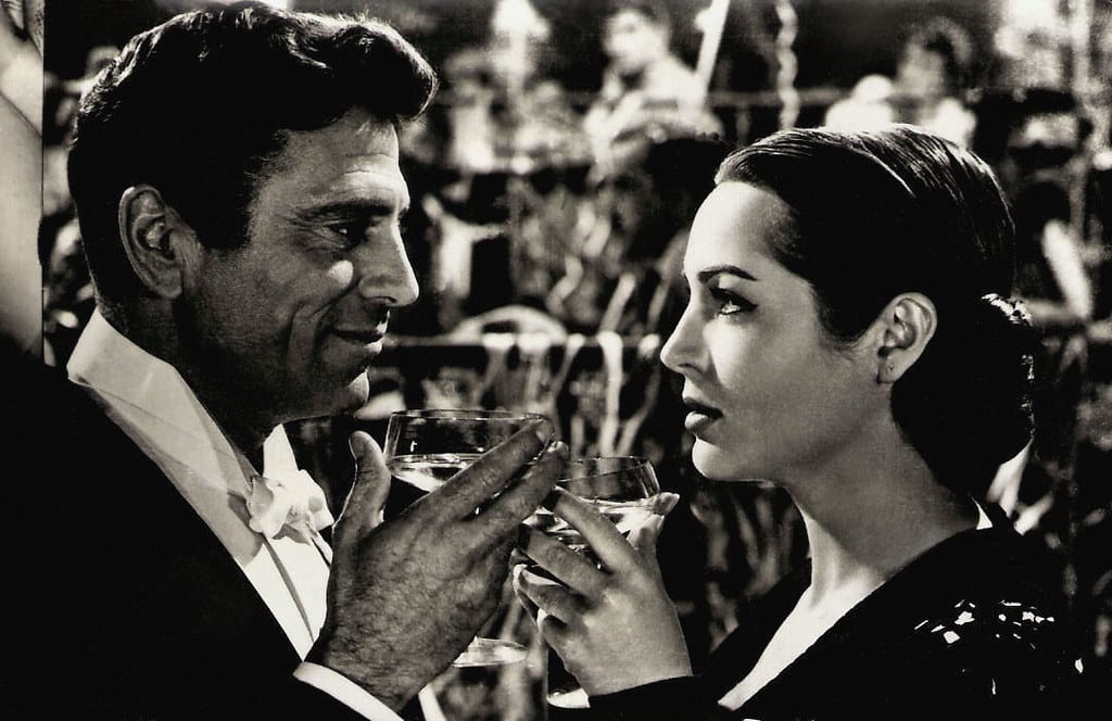 devotudoaocinema.com.br - Os MELHORES trabalhos na carreira de SARA MONTIEL