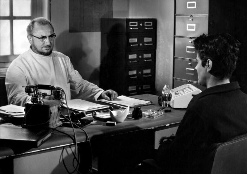 devotudoaocinema.com.br - "A Cabe&ccedil;a Contra a Parede", de Georges Franju