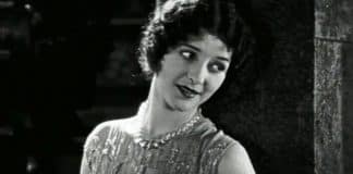 devotudoaocinema.com.br -